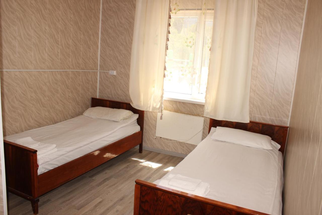 Guest House Jamal Naryn ภายนอก รูปภาพ